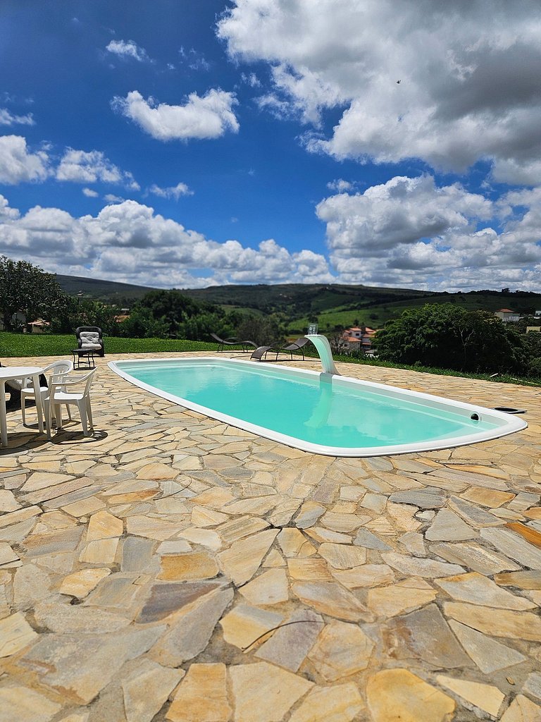 Chalé no centro com piscina - Vila Carrancas