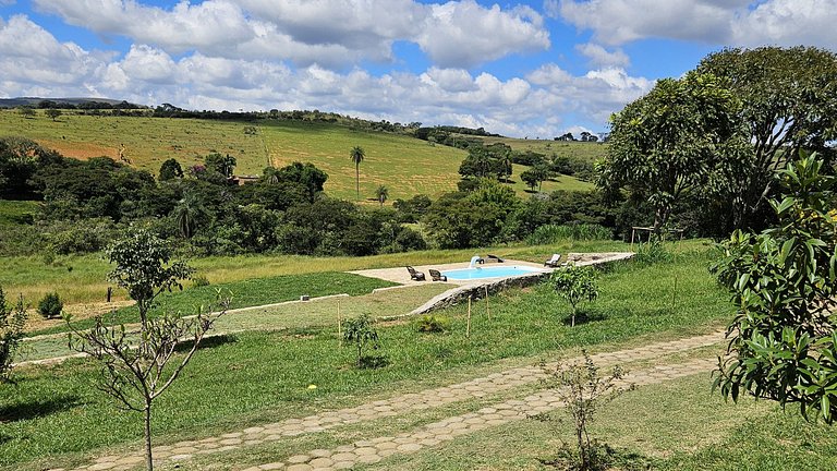 Chalé no centro com piscina - Vila Carrancas
