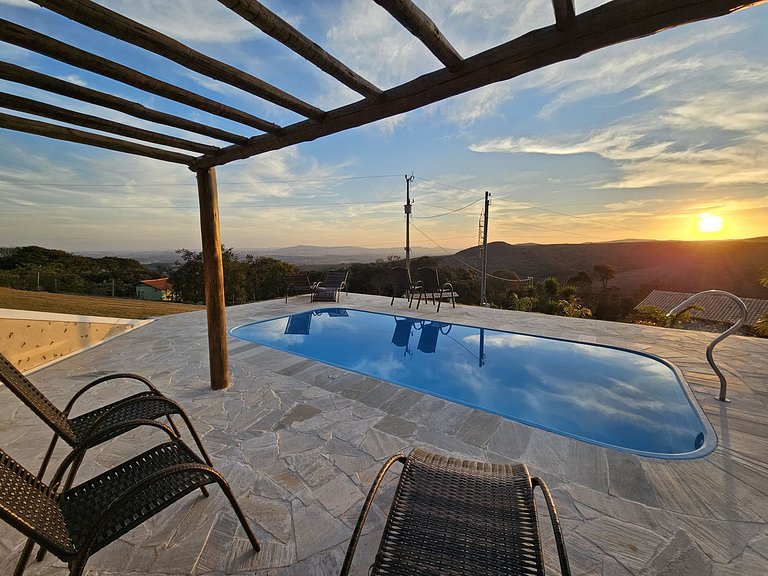 Chalé Amarelo - Piscina e Pôr-do-Sol Deslumbrante