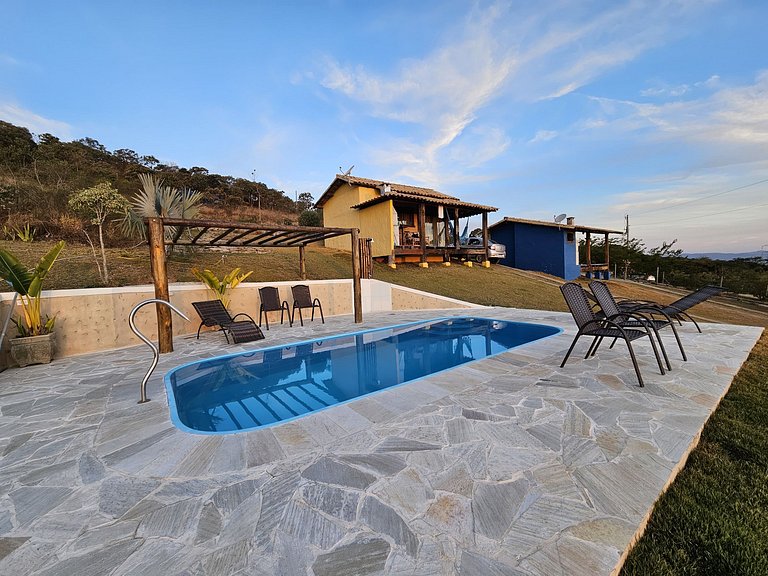 Chalé Amarelo - Piscina e Pôr-do-Sol Deslumbrante
