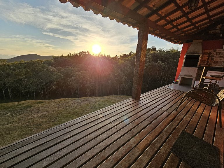 Chalé Vermelho - Refúgio Romântico em Carrancas