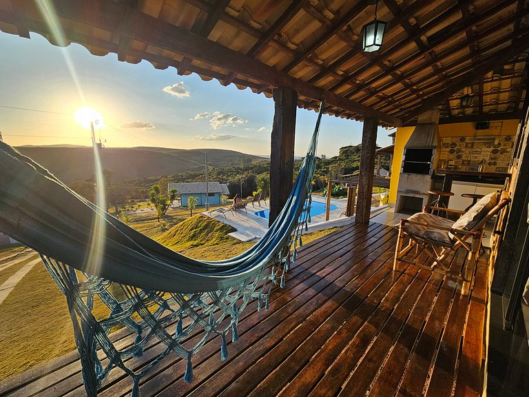 Chalé Amarelo - Piscina e Pôr-do-Sol Deslumbrante