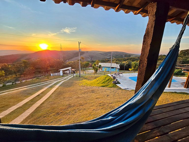 Chalé Amarelo - Piscina e Pôr-do-Sol Deslumbrante