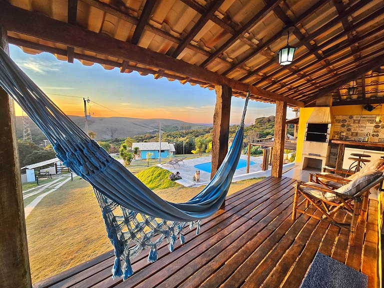 Chalé Amarelo - Piscina e Pôr-do-Sol Deslumbrante