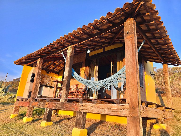 Chalé Amarelo - Piscina e Pôr-do-Sol Deslumbrante