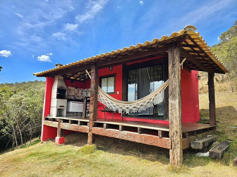 Chalé Vermelho - Refúgio Romântico em Carrancas