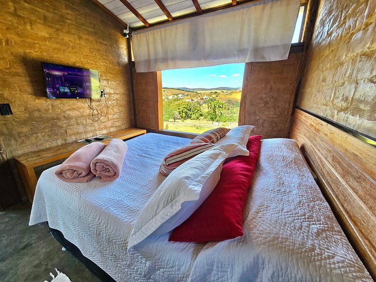 Com Banheira, Piscina e Vista das Montanhas