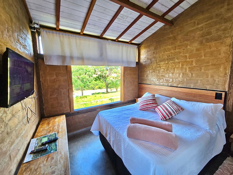 Com Banheira, Piscina e Vista das Montanhas