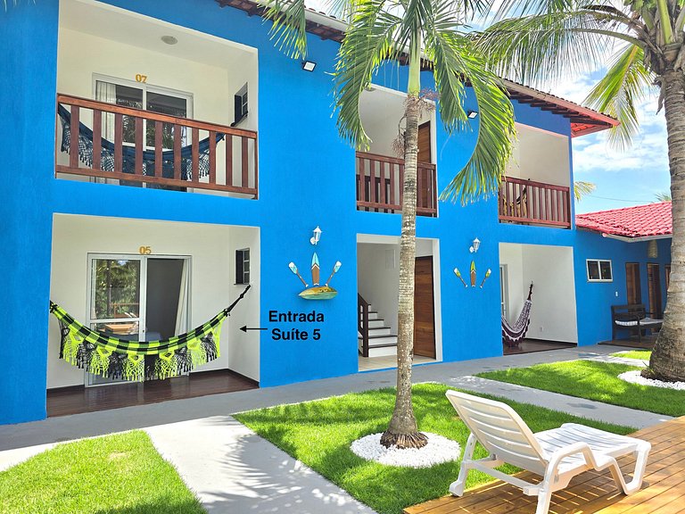 Suíte com Piscina e Café da Manhã - 200m da Praia