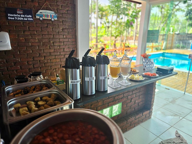 Suíte com Café da Manhã e Piscina - 200m da Praia