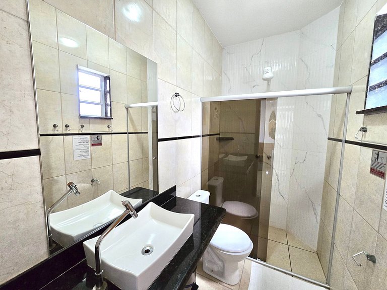 Suíte com Café da Manhã e Piscina - 200m da Praia