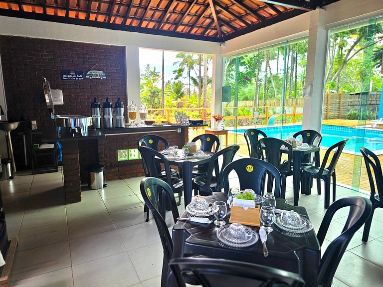 Suíte com Café da Manhã e Piscina - 200m da Praia