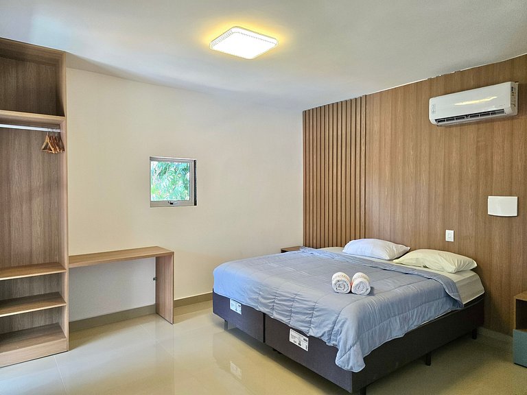 Suíte com 2 quartos e Varanda - 200m da Praia